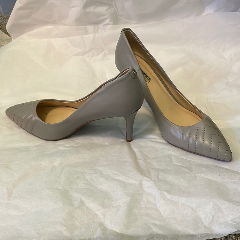 Karl Lagerfeld Gray quilted pumps
